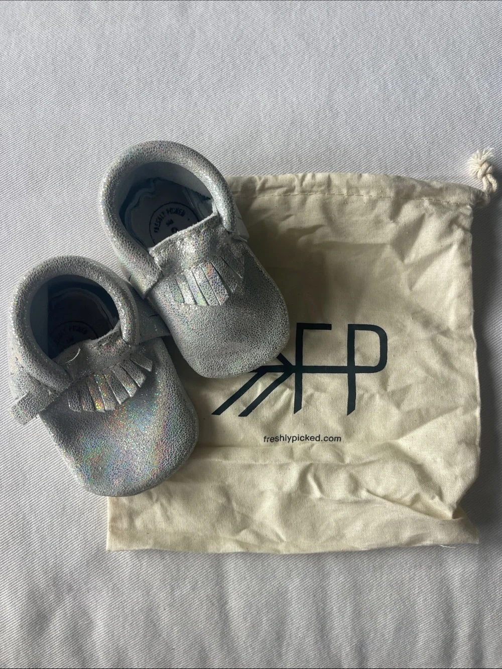 NWOT Freshly Picked Size 2 Silver Holographic Moccasins